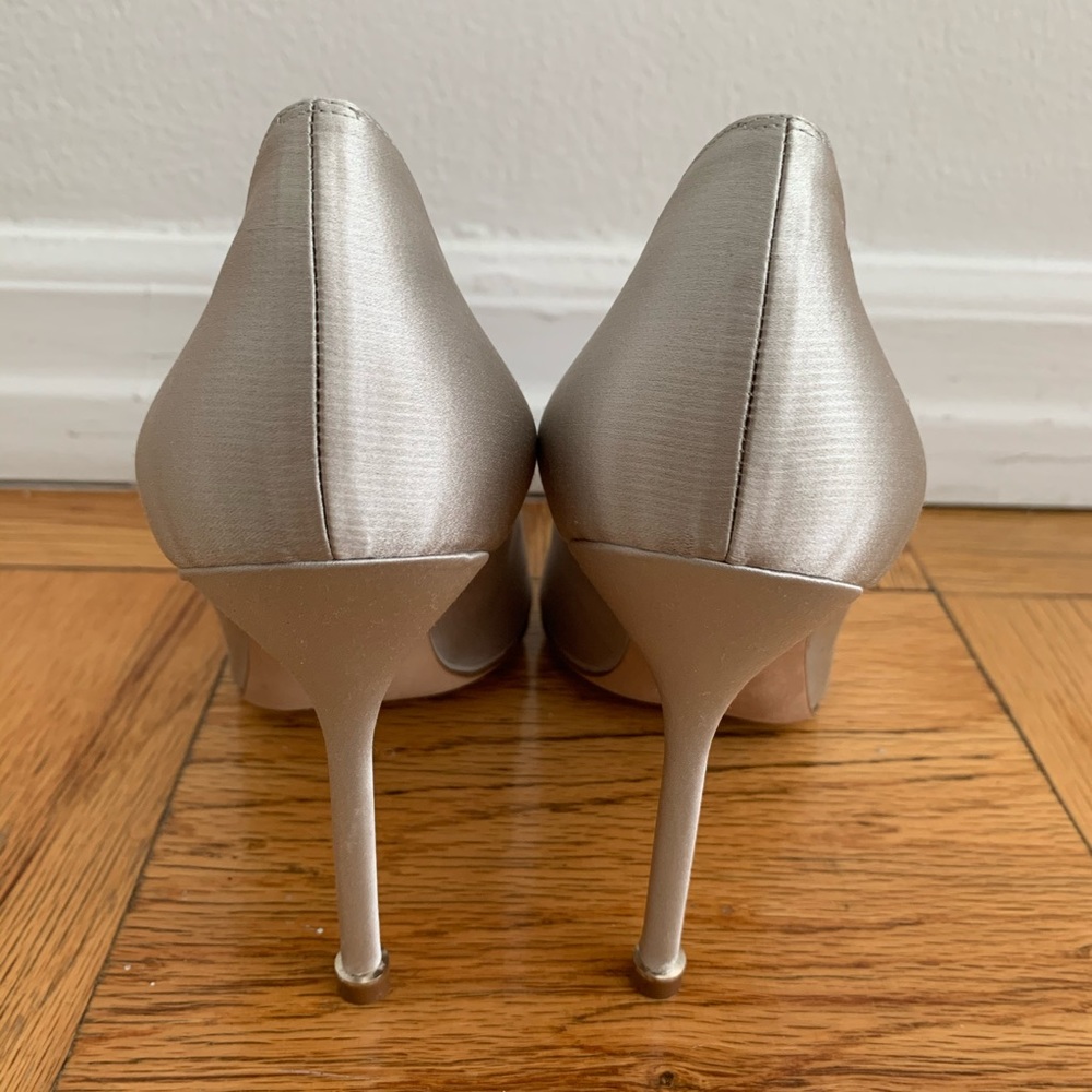 MANOLO BLAHNIK Hangisi 105 silver grey satin pump - Picture 9 of 14